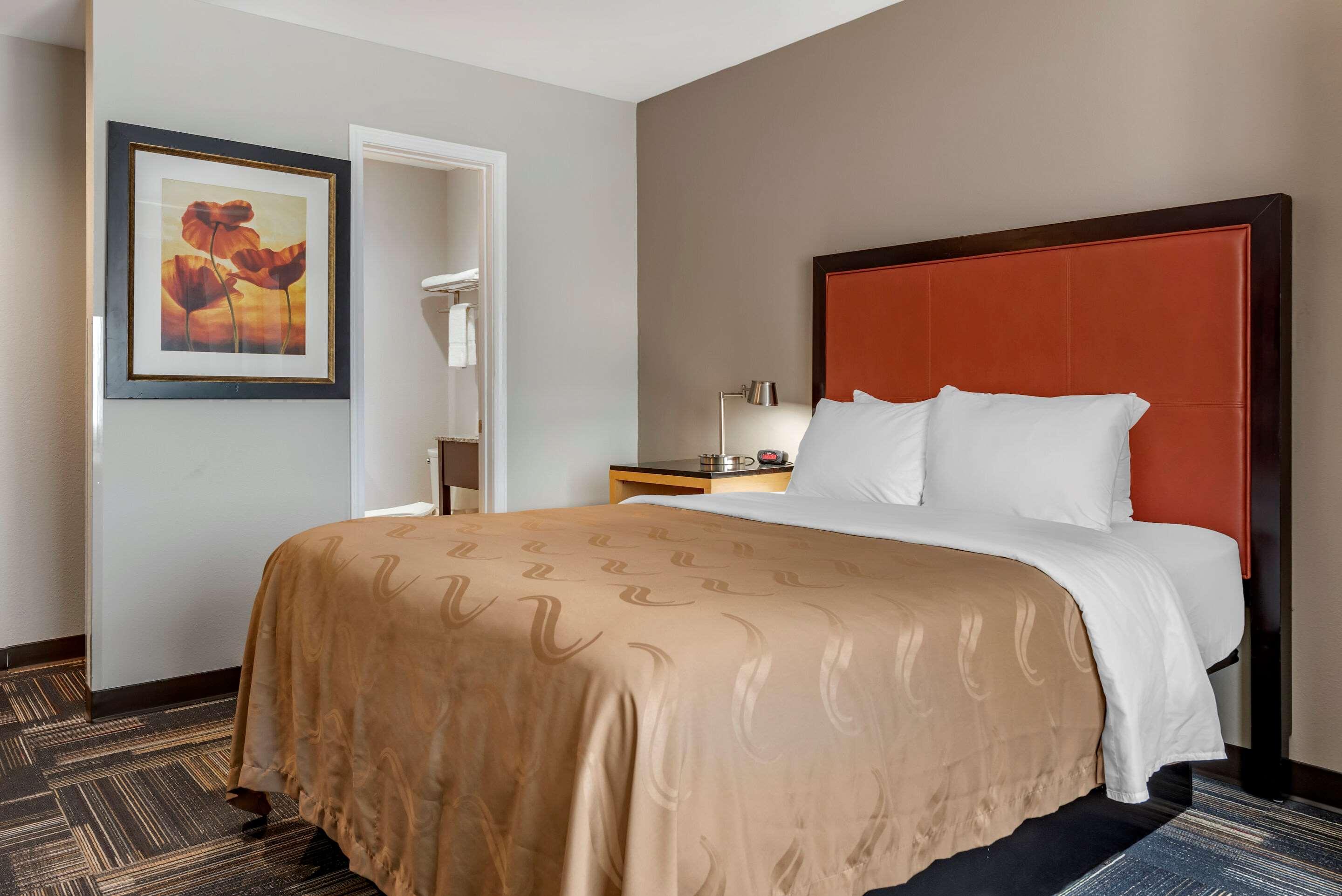 Quality & Downtown Hotel Evansville